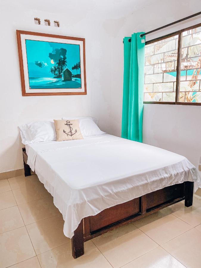 Miss Julyn Sweet Home San Andres  Luaran gambar